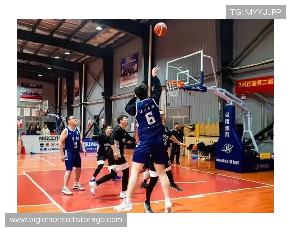 重庆篮球队在全国耐力排行榜中荣登第八名展现出强大实力与团队精神